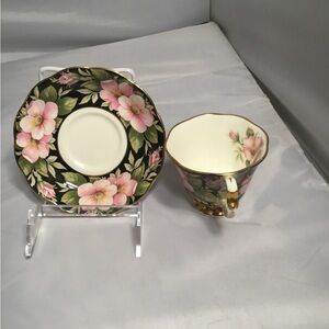 Royal ALBERT PROVINCIAL MAYFLOWER 1975, ALBERTA ROSE‎ TEA CUP